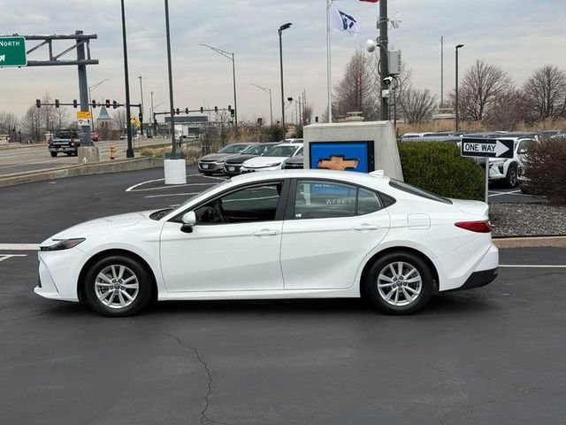 Used 2025 Toyota Camry LE image 2