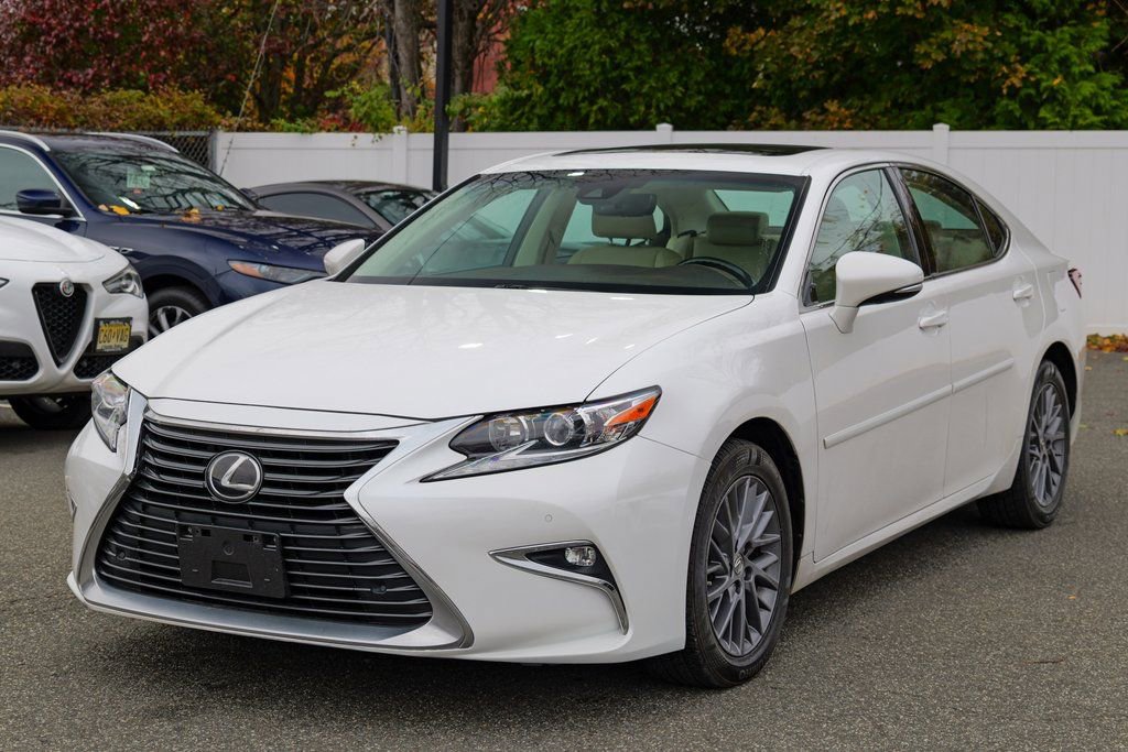 Used 2018 Lexus ES 350 w/ Premier Package image 3