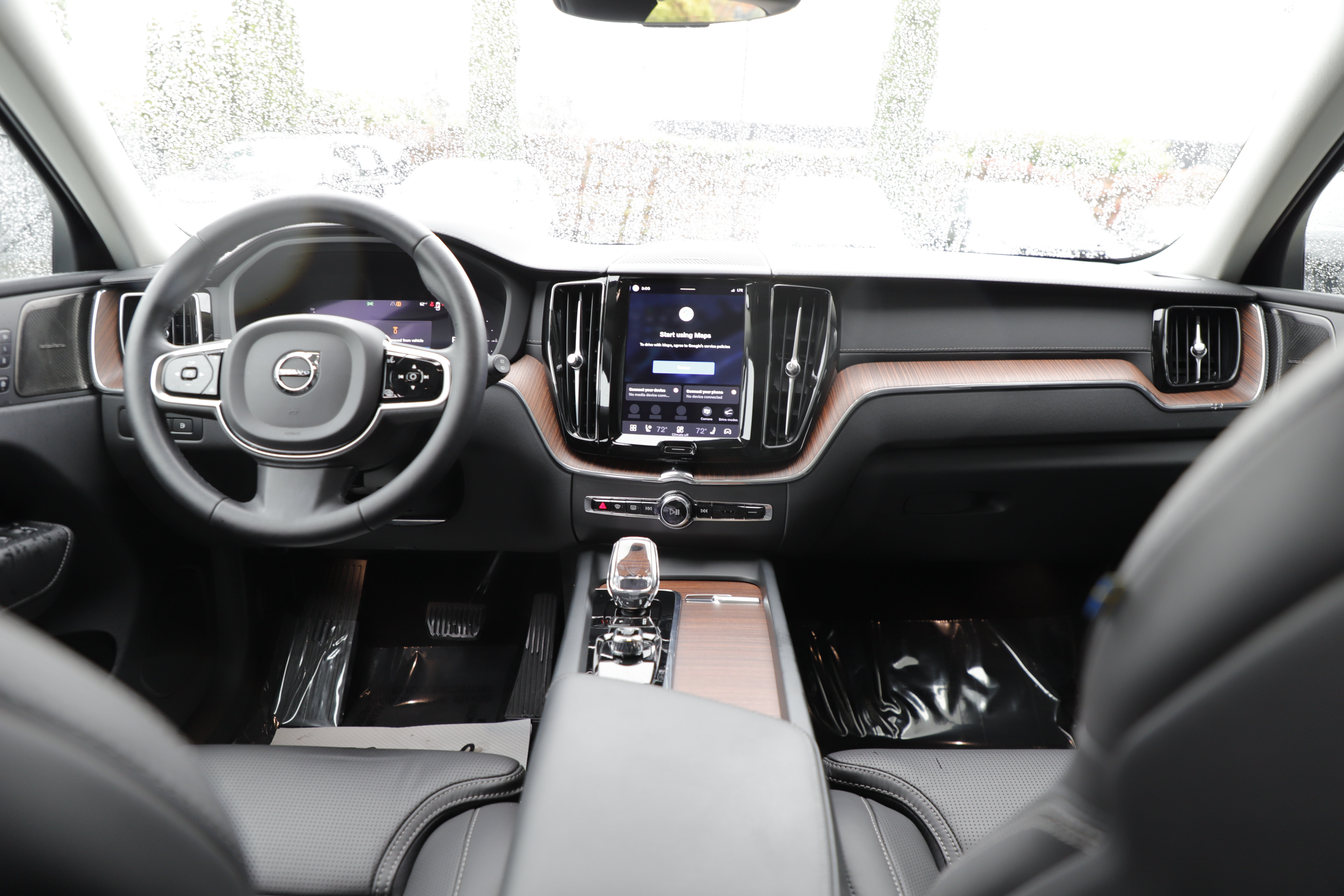 Used 2023 Volvo XC60 T8 Ultimate AWD/4WD image 14