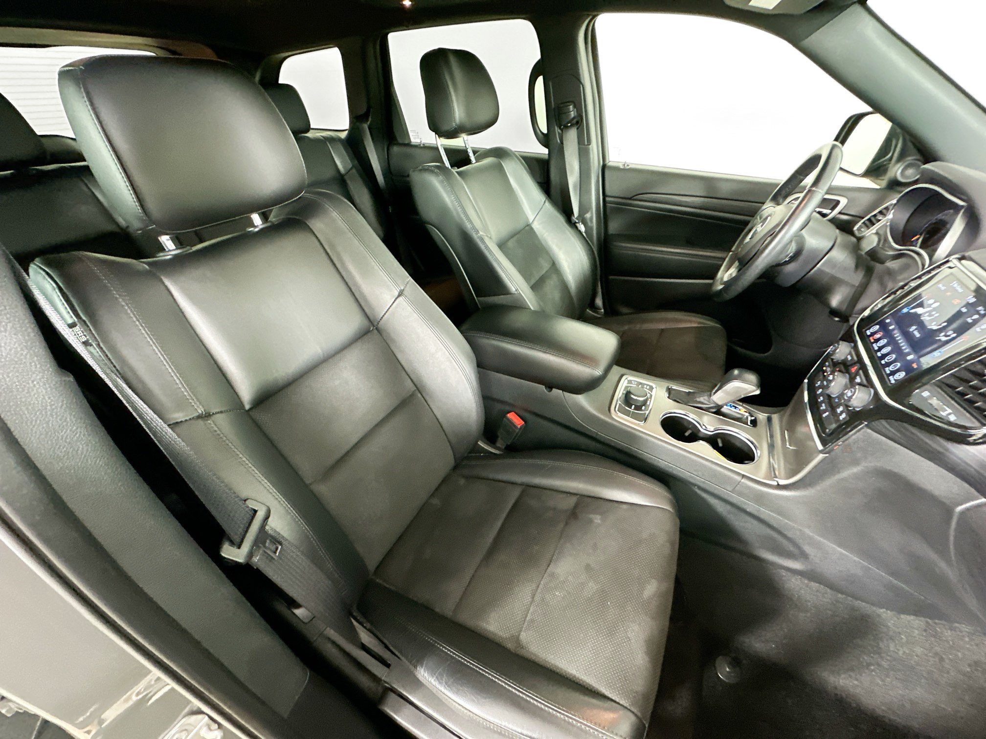 Used 2022 Jeep Grand Cherokee Laredo X AWD/4WD image 34