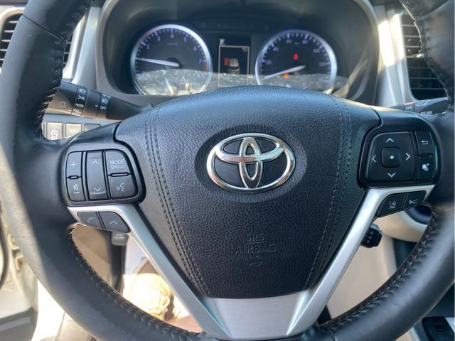 Used 2019 Toyota Highlander XLE image 13
