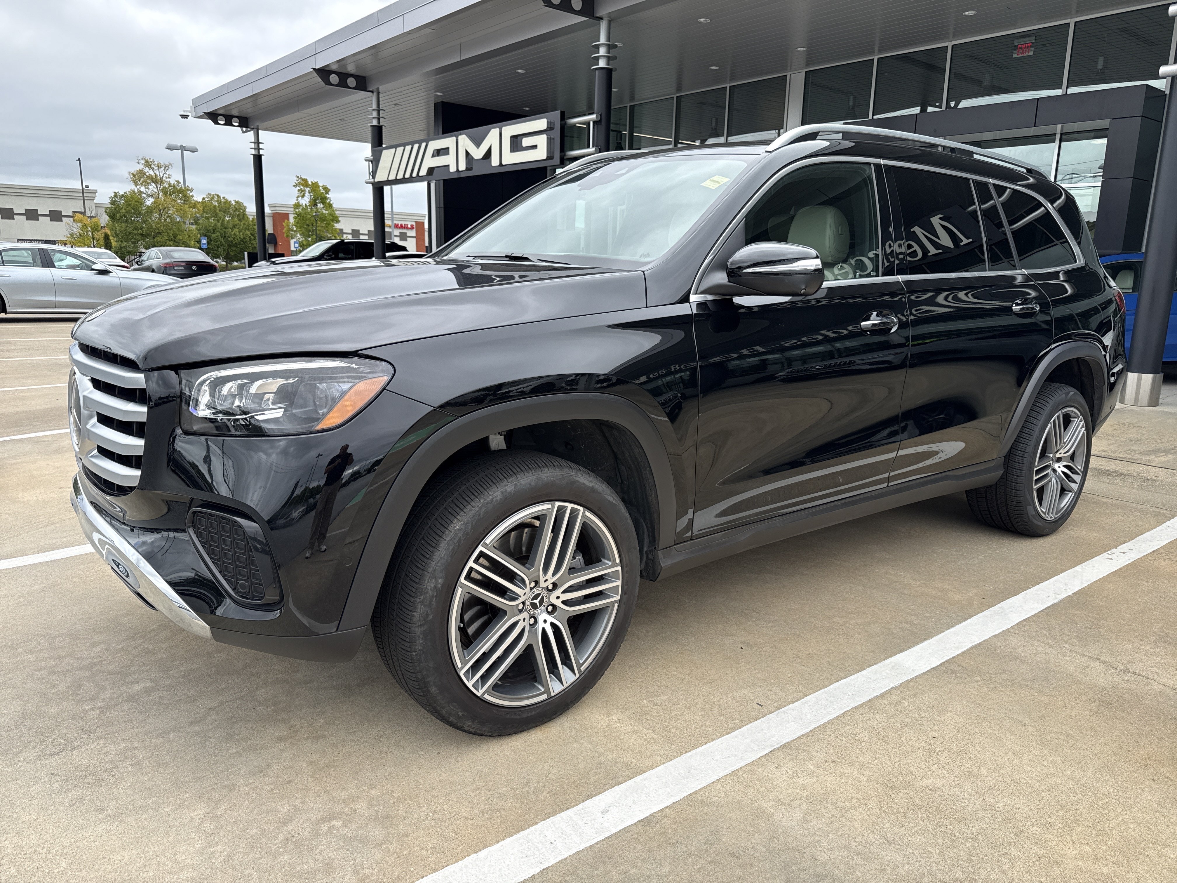 Used 2025 Mercedes-Benz GLS 450 4MATIC image 6