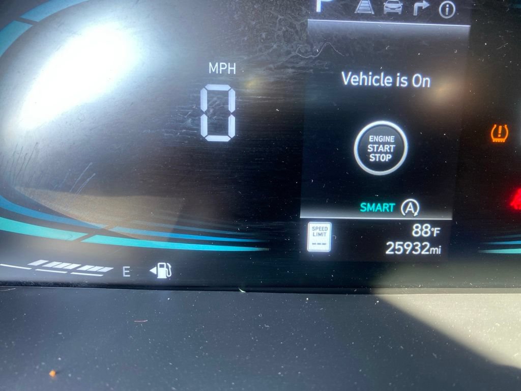 Used 2025 Hyundai Palisade SEL FWD image 2