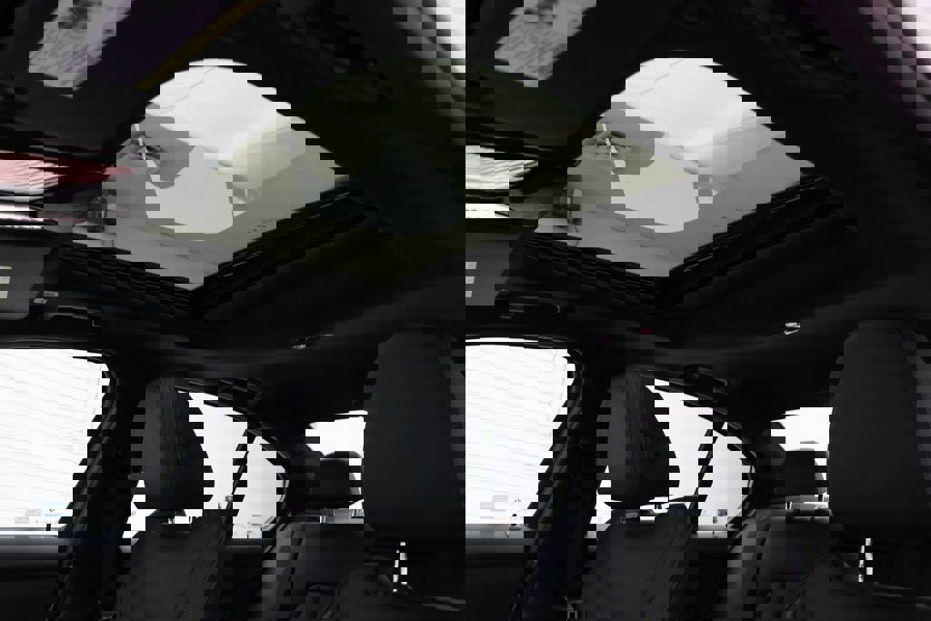 Used 2024 BMW 330i xDrive Sedan w/ M Sport Package image 14