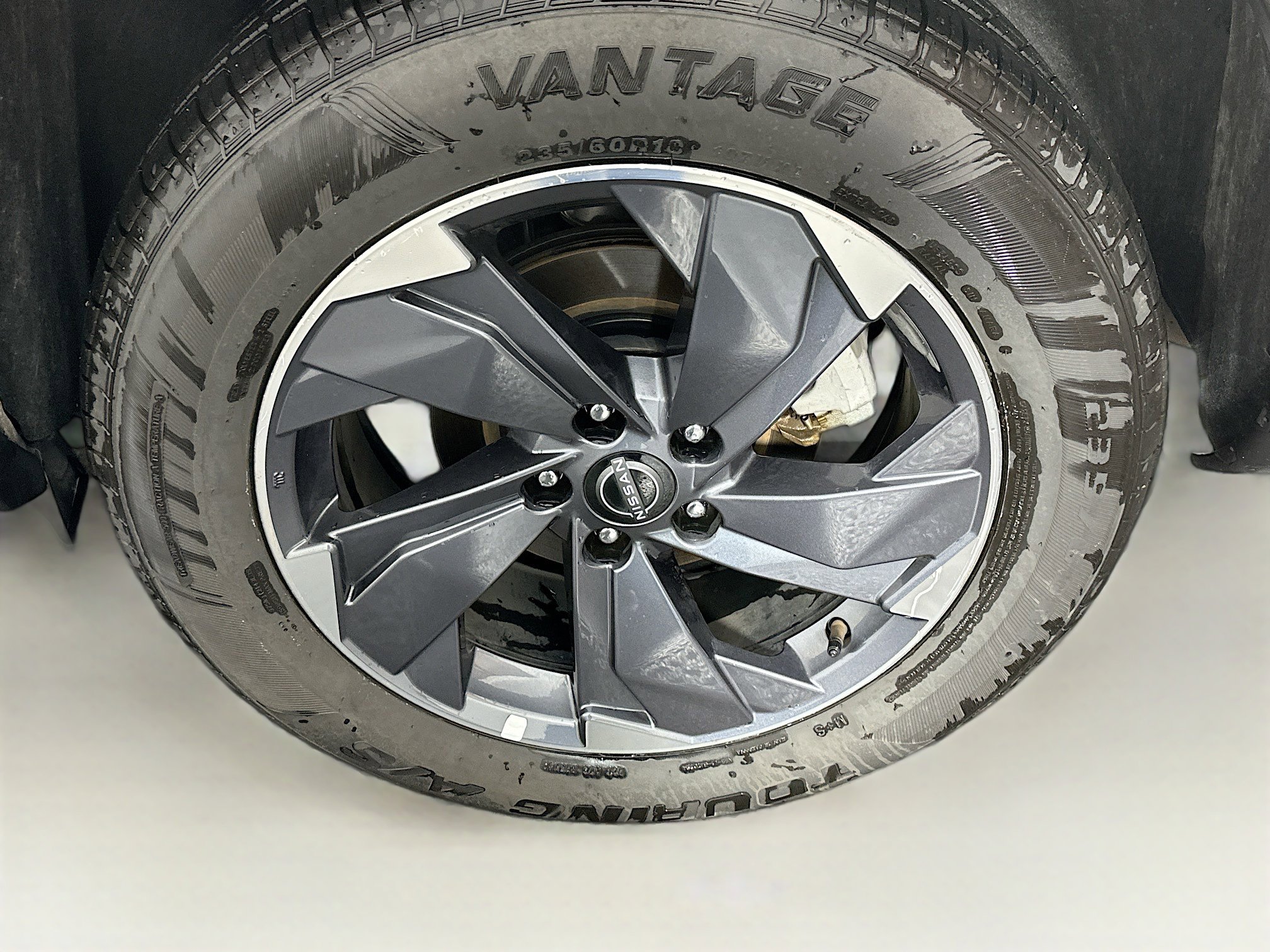 Used 2025 Nissan Rogue SV FWD image 11