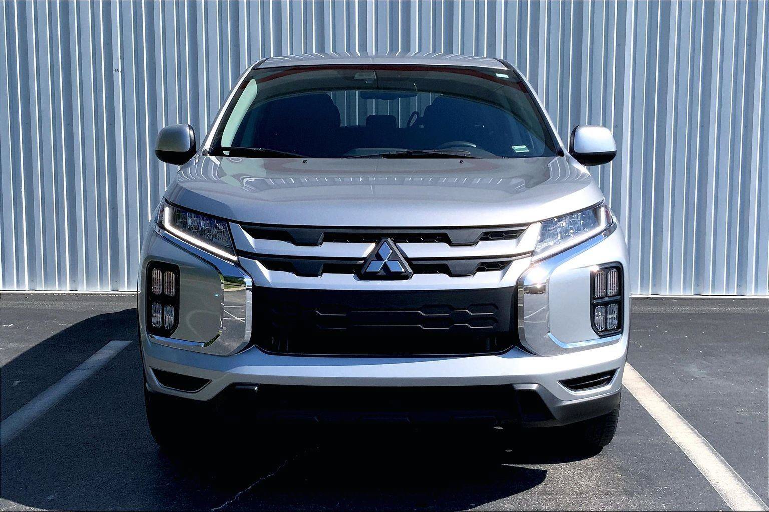 Used 2025 Mitsubishi Outlander Sport ES AWD/4WD image 3