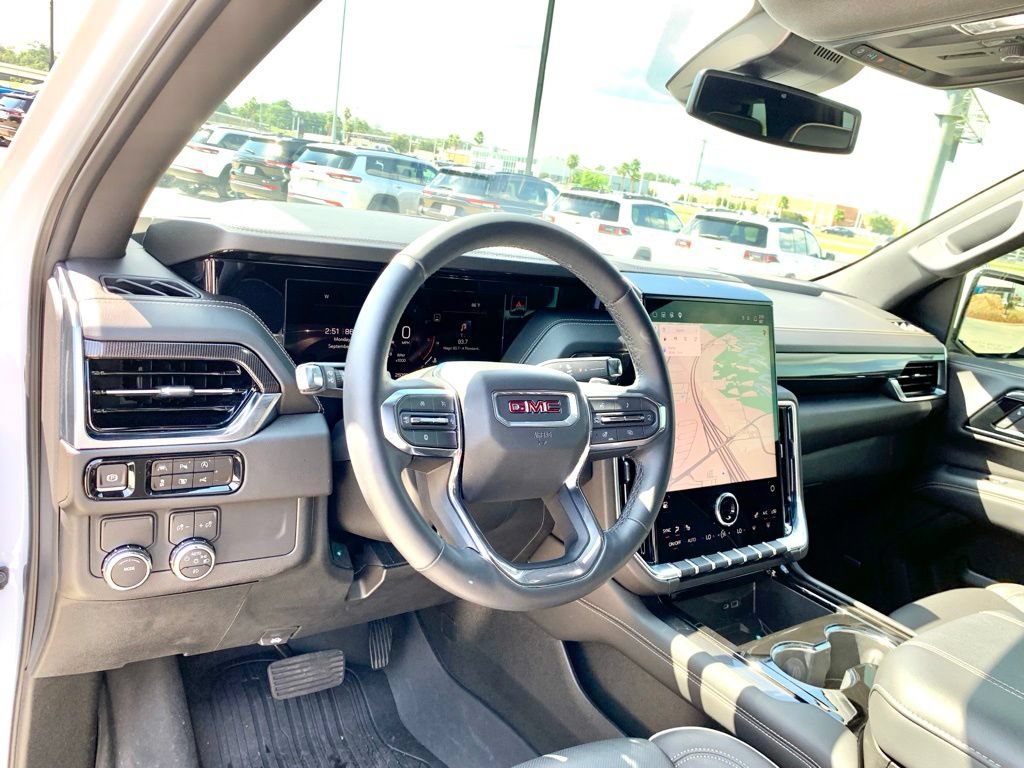 Used 2025 GMC Yukon Elevation RWD image 12