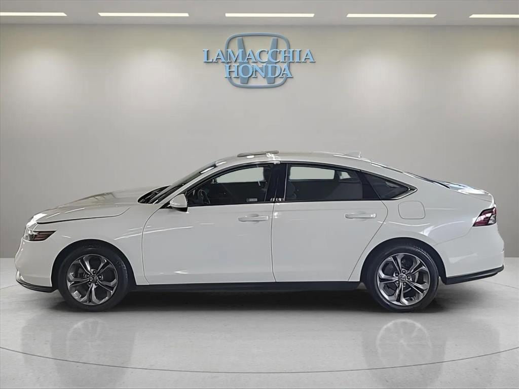 Used 2024 Honda Accord EX image 2