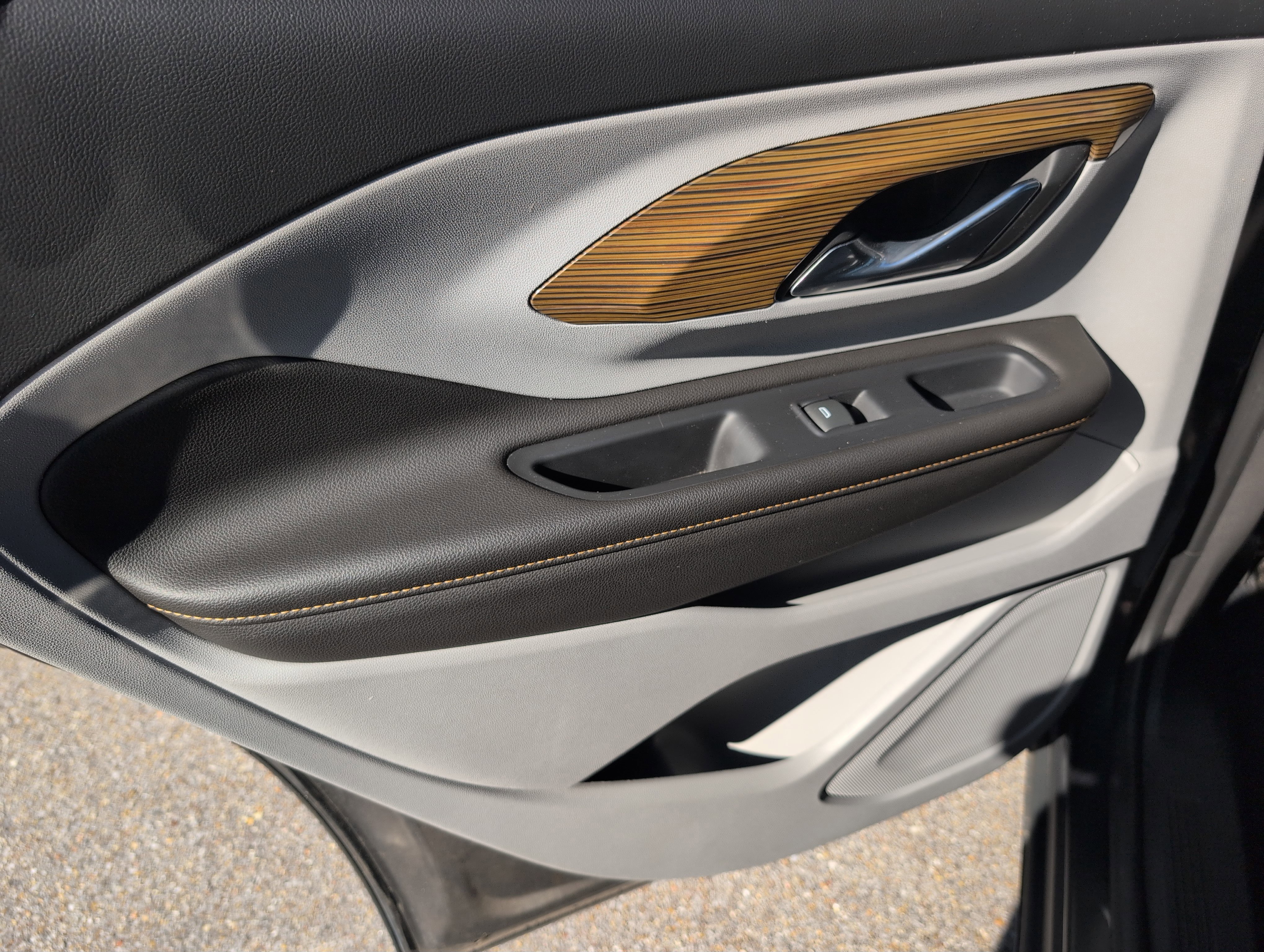 Used 2020 GMC Terrain SLE image 32