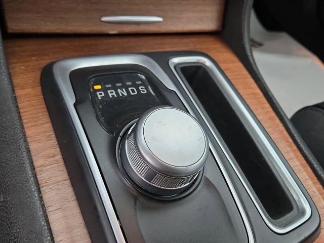 Used 2017 Chrysler 300 C Platinum image 15