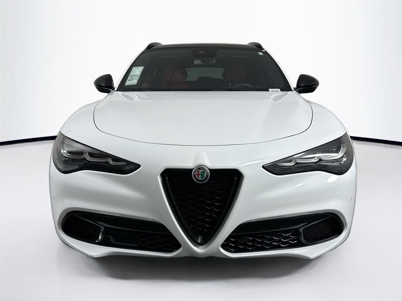 Used 2024 Alfa Romeo Stelvio Veloce image 9