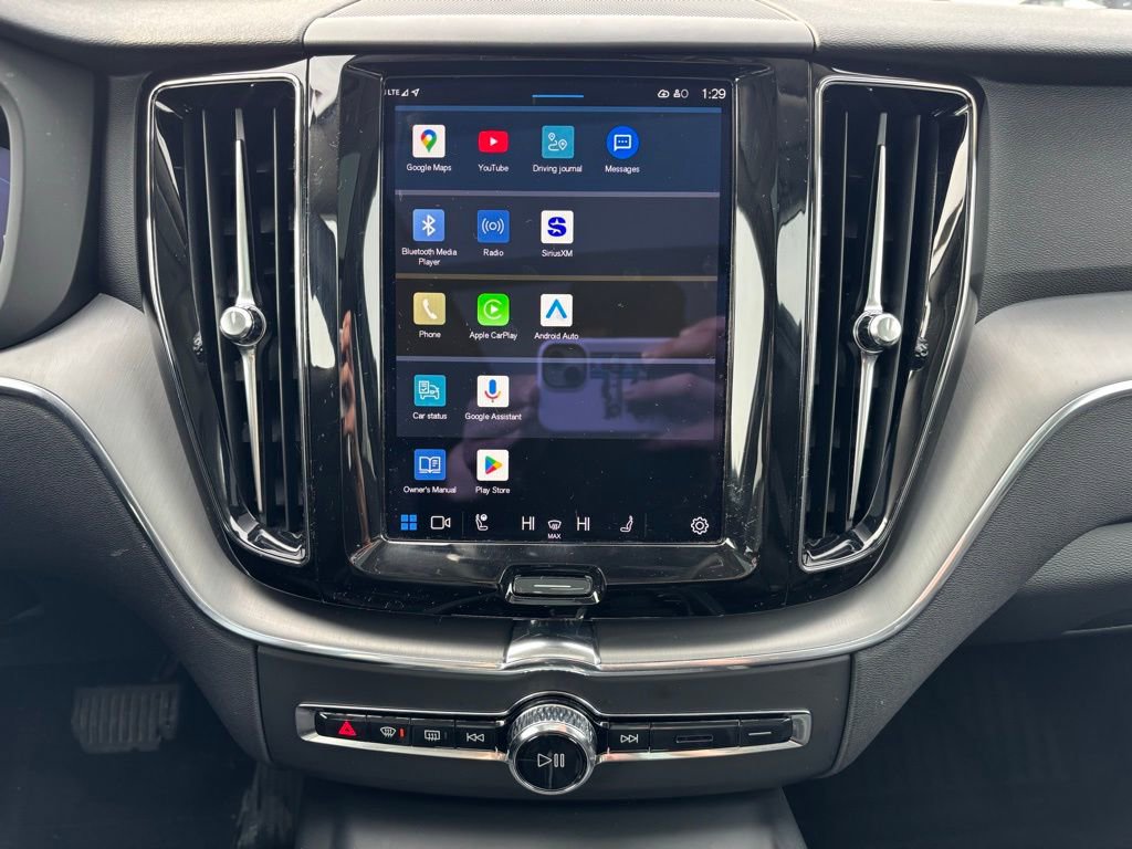 Certified 2023 Volvo XC60 B5 Core w/ Climate Package image 13