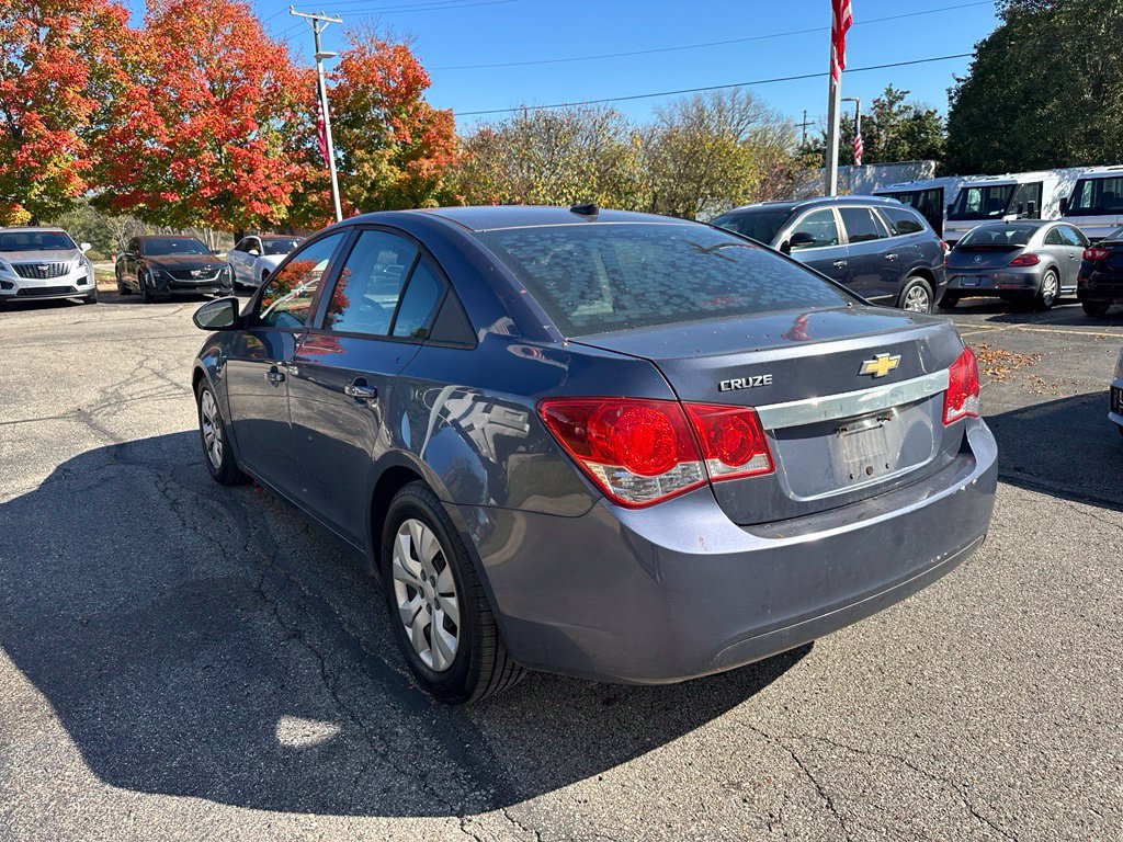 Used 2013 Chevrolet Cruze LS FWD image 6