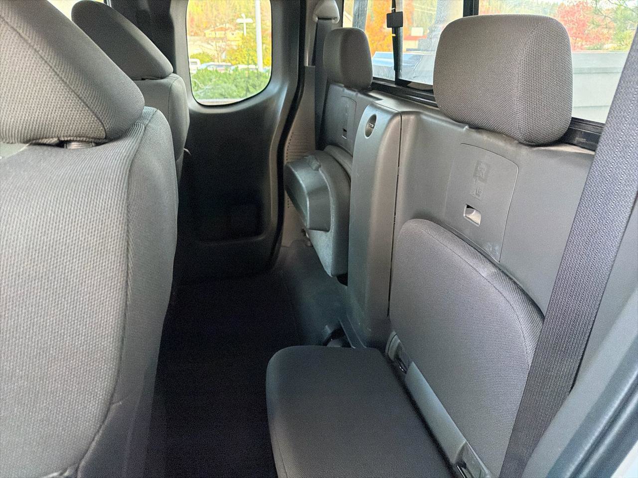 Used 2020 Nissan Frontier SV RWD image 28