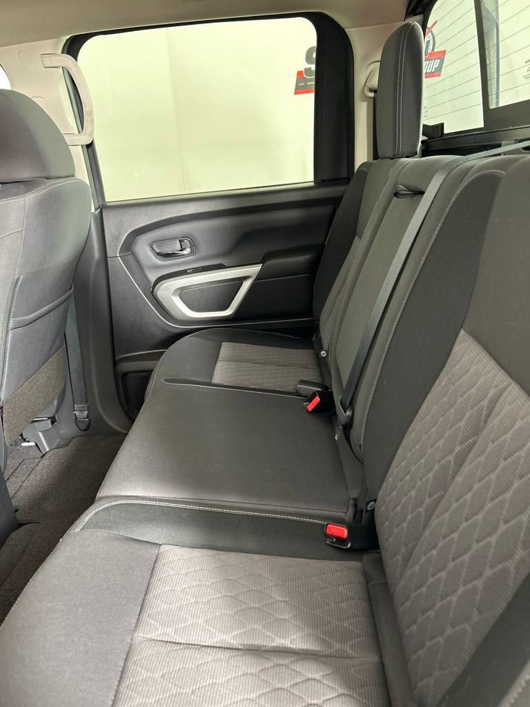 Used 2024 Nissan Titan SV w/ SV Convenience Package image 26