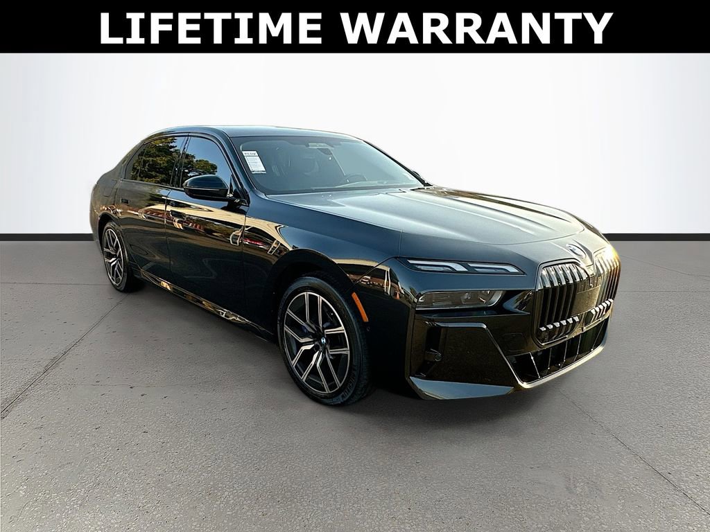 Used 2023 BMW 760i xDrive image 1