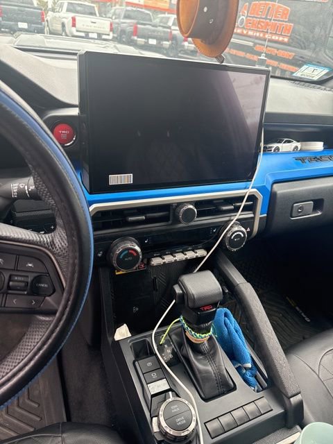 Used 2024 Toyota Tacoma TRD Sport w/ TRD Sport Upgrade Package image 9