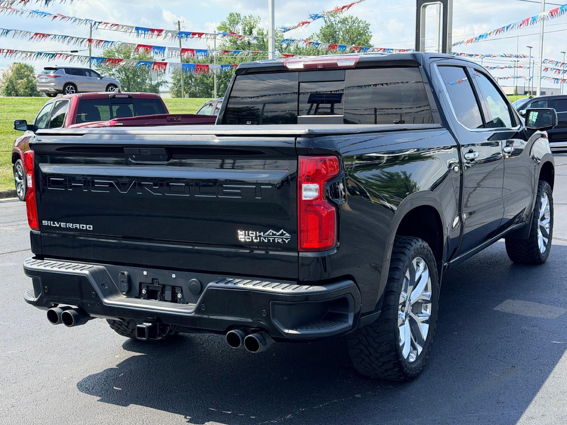 Used 2019 Chevrolet Silverado 1500 High Country w/ Technology Package AWD/4WD image 5