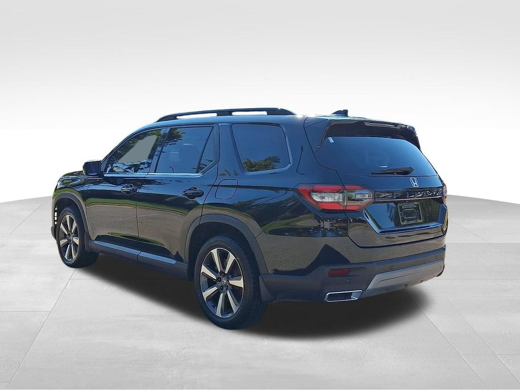 Used 2024 Honda Pilot Touring image 4