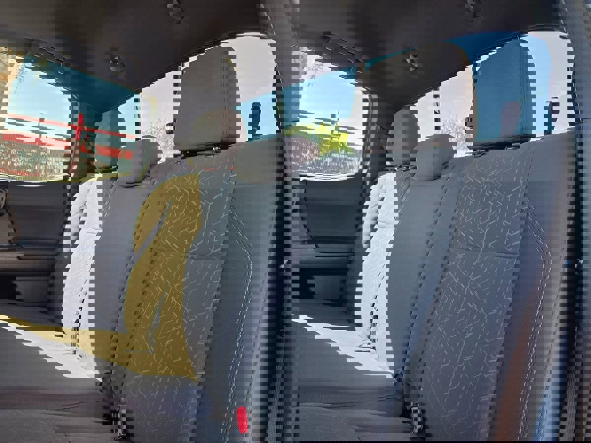 Used 2016 Toyota Tacoma TRD Sport w/ Premium & Technology Package image 27