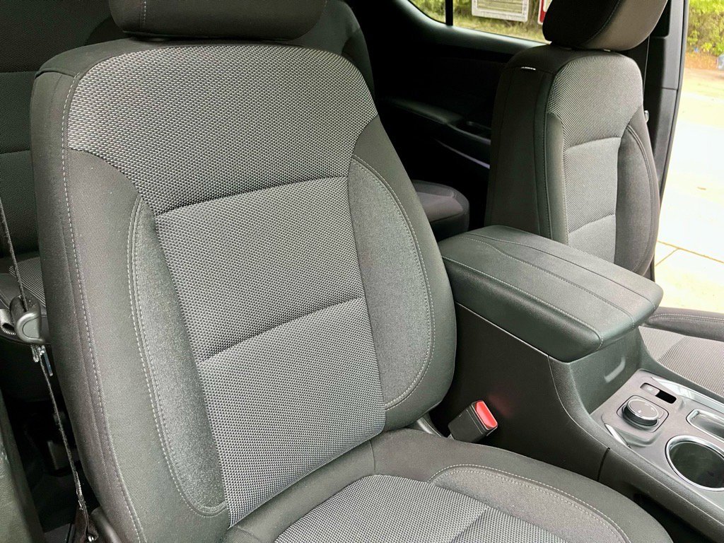 Used 2023 Chevrolet Traverse LT image 15