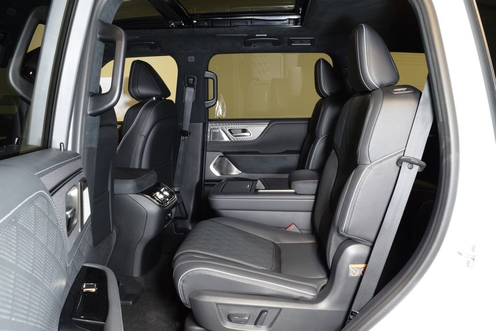 New 2026 INFINITI QX80 Autograph w/ Premium Cargo Package AWD/4WD image 30