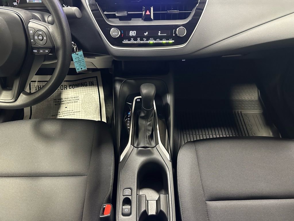 Used 2025 Toyota Corolla LE image 39