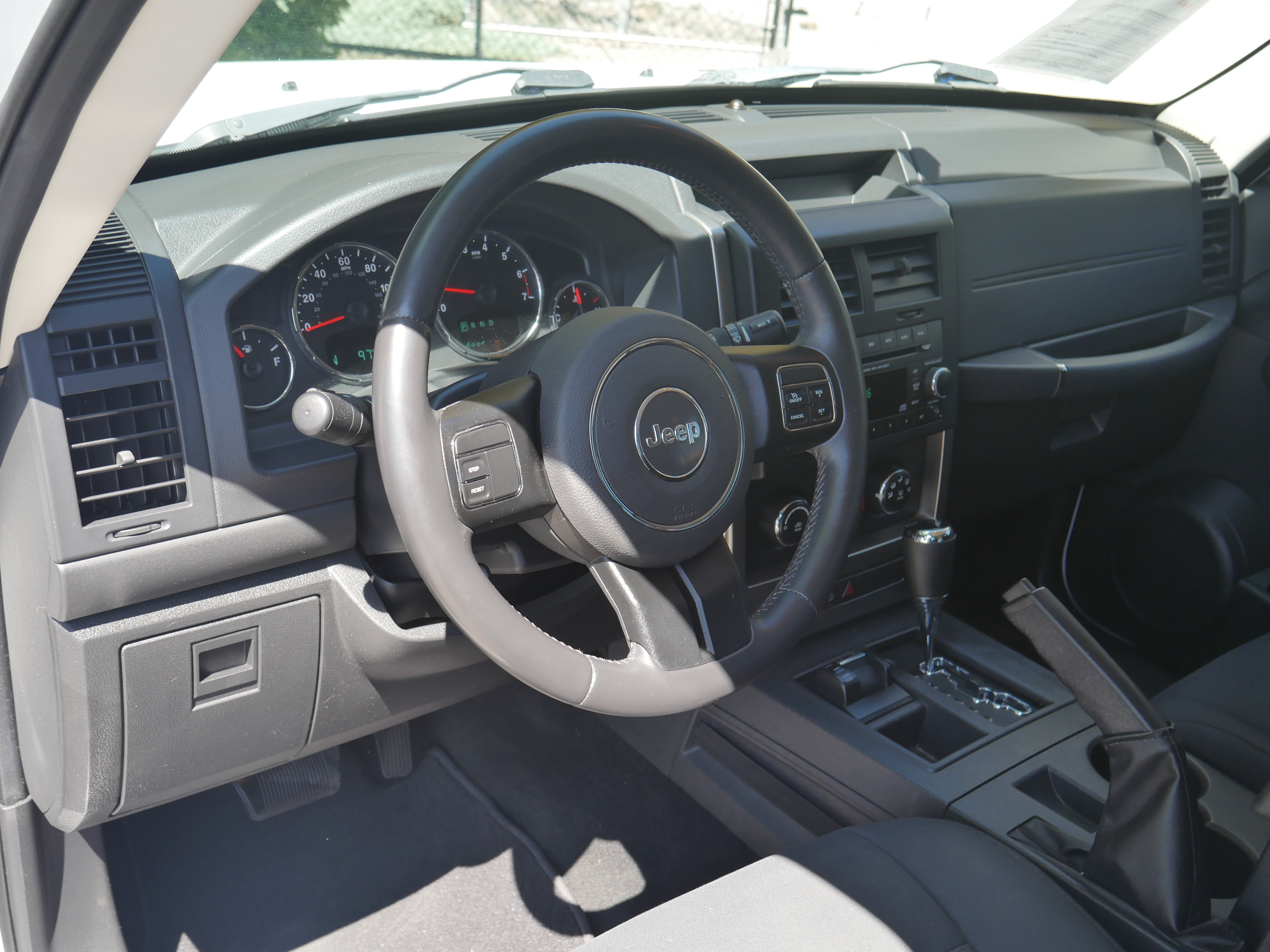 Used 2012 Jeep Liberty Sport w/ Popular Equipment Group AWD/4WD image 4