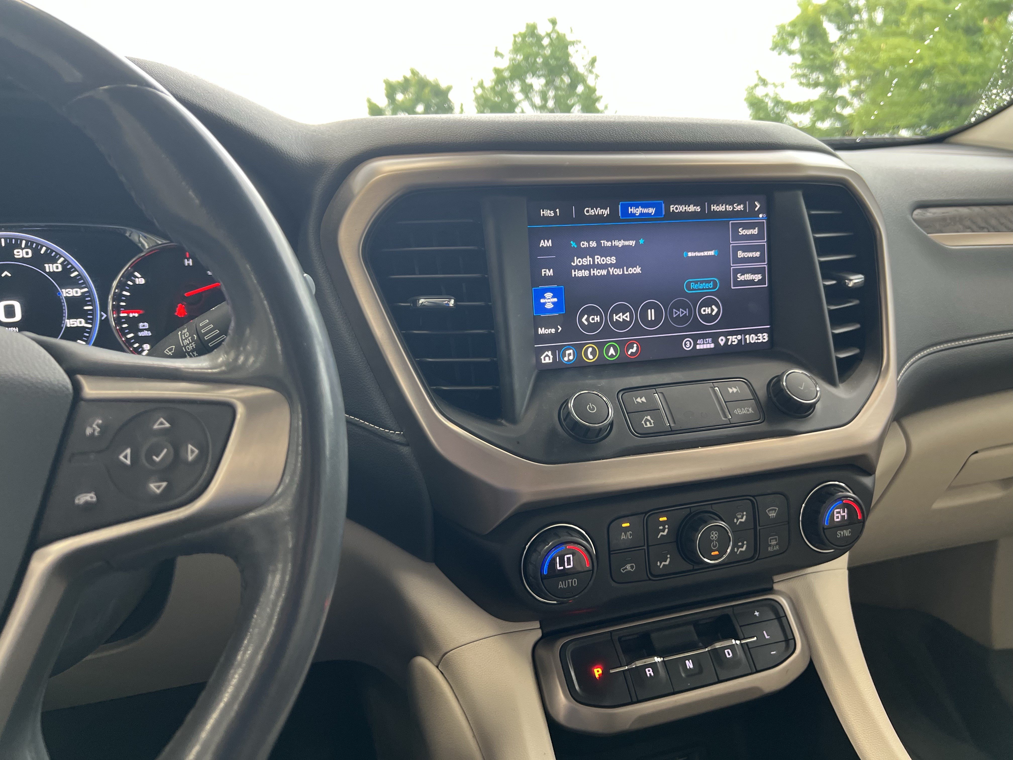 Used 2020 GMC Acadia Denali w/ Technology Package FWD image 18