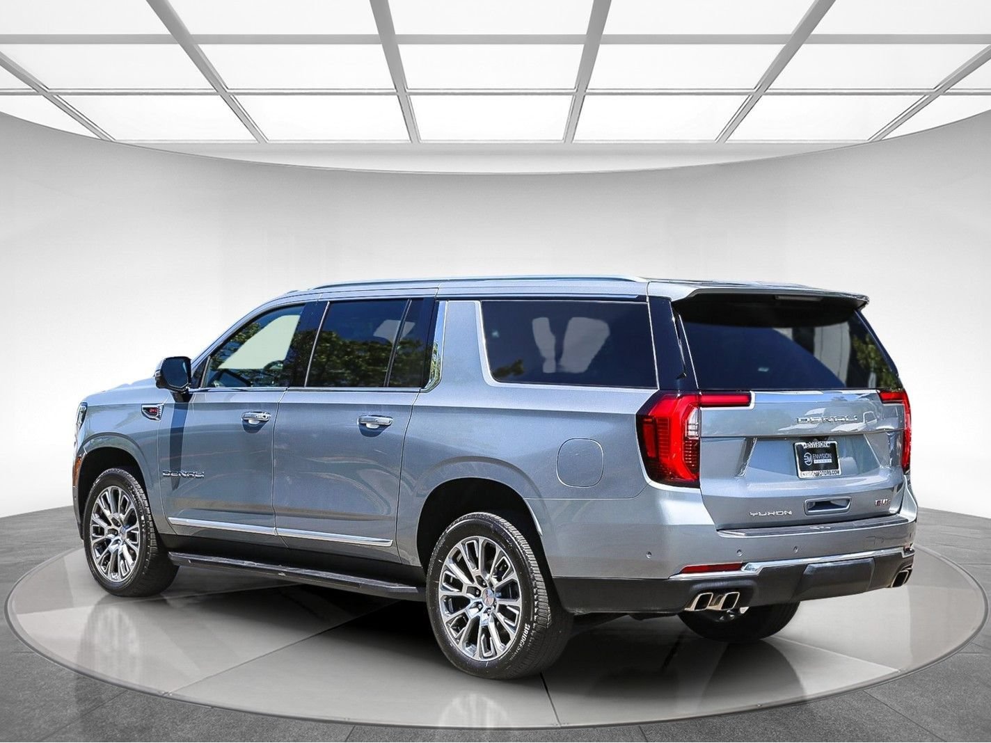 Used 2025 GMC Yukon XL Denali AWD/4WD image 2