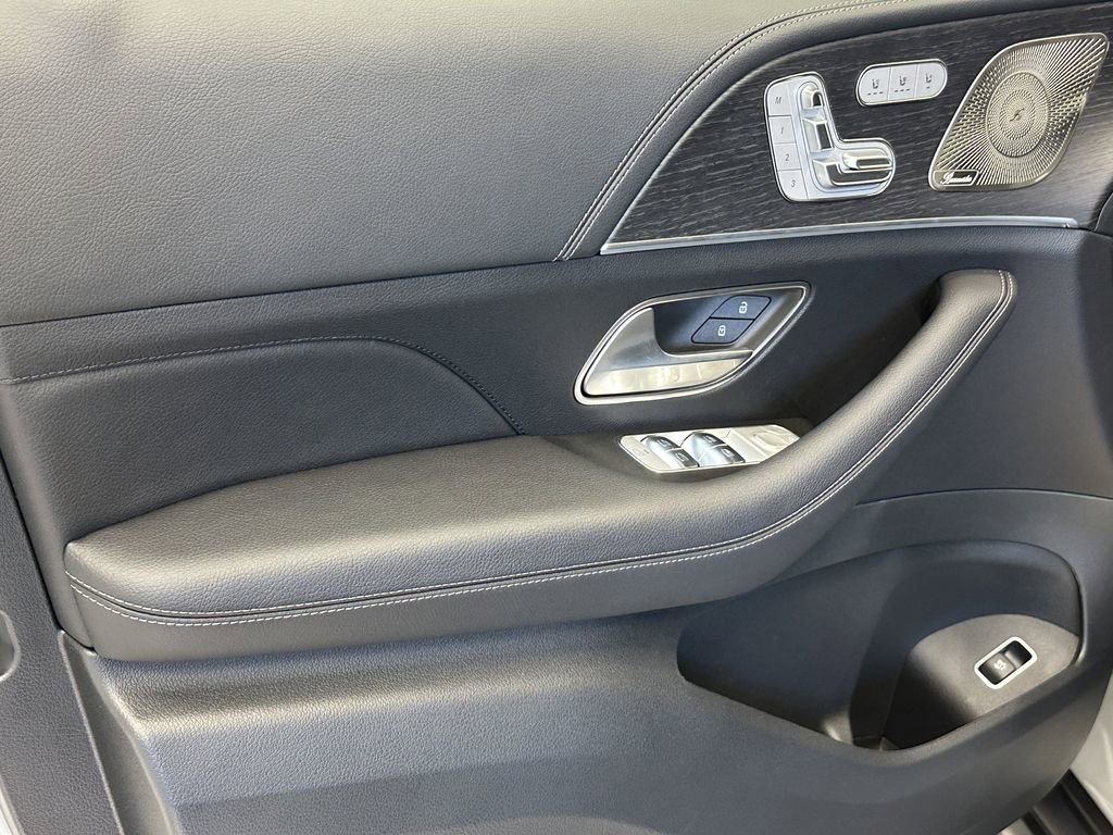 New 2026 Mercedes-Benz GLS 580 4MATIC image 10