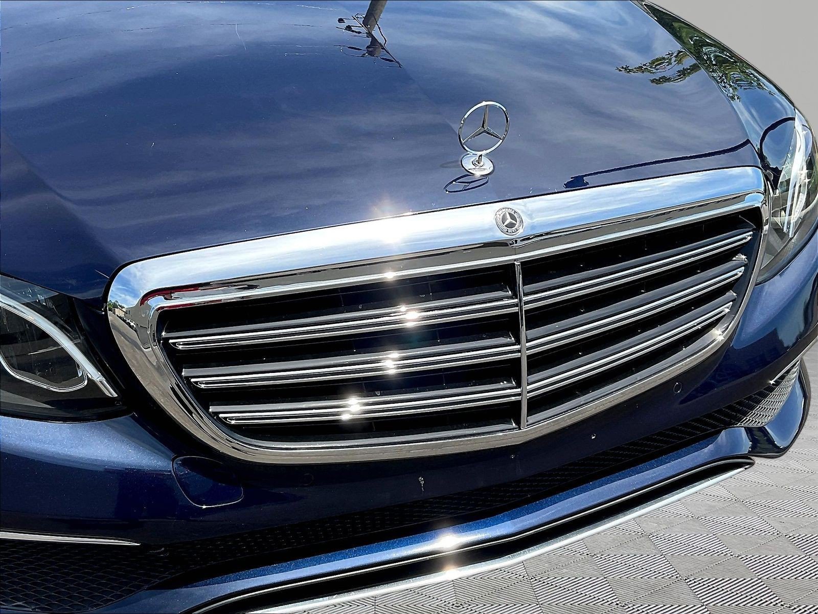 Used 2019 Mercedes-Benz E 450 4MATIC Sedan w/ Premium Package image 33