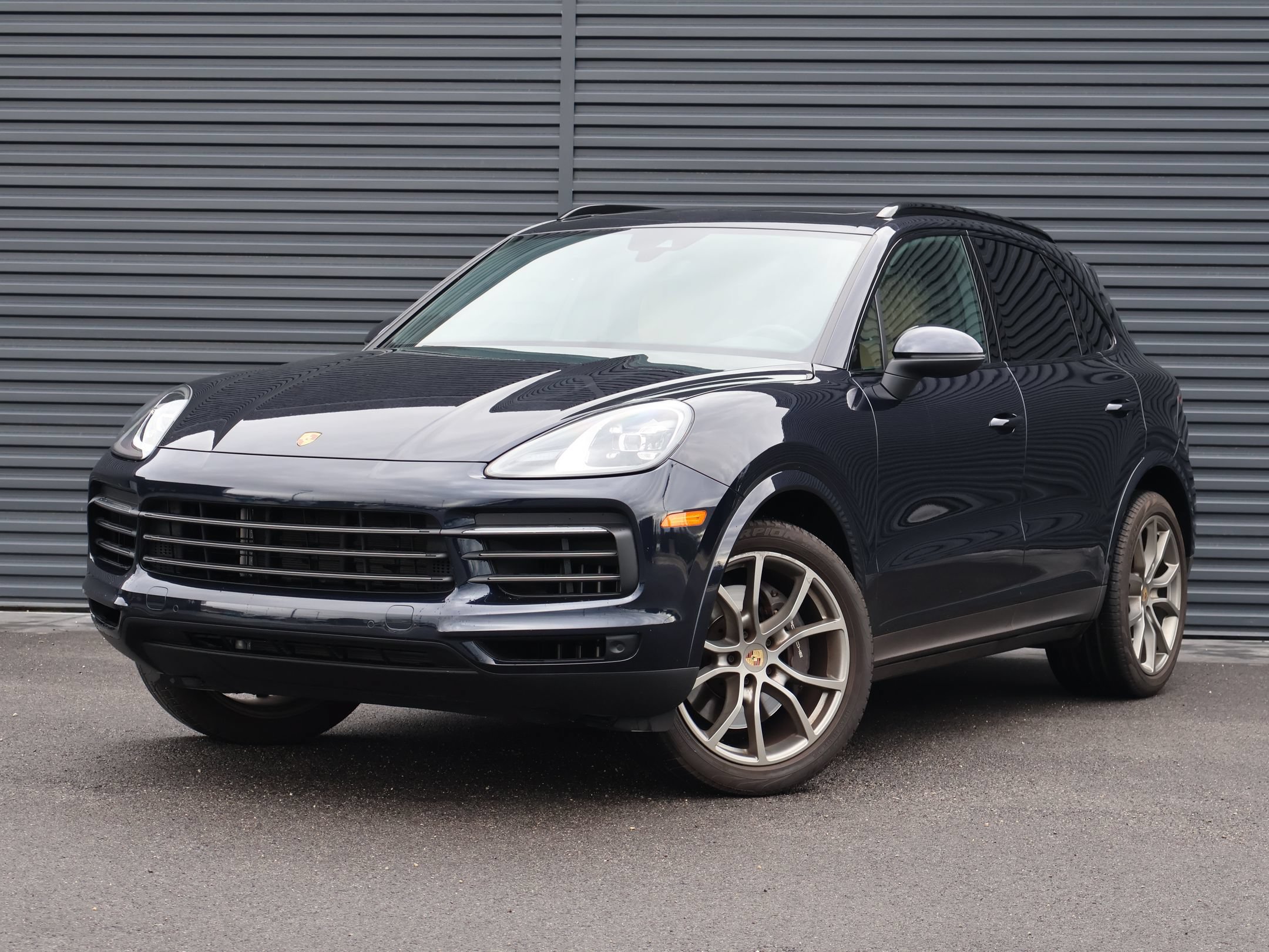 Certified 2023 Porsche Cayenne Platinum Edition AWD/4WD image 1