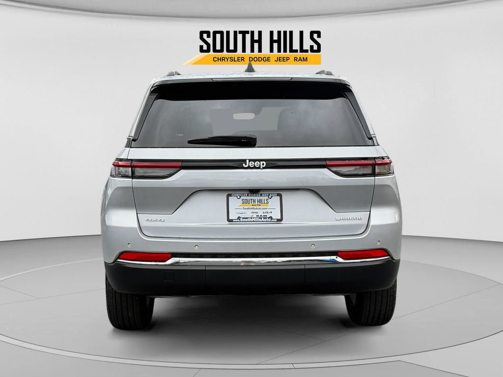 Used 2024 Jeep Grand Cherokee Laredo X w/ Trailer Tow Package AWD/4WD image 4