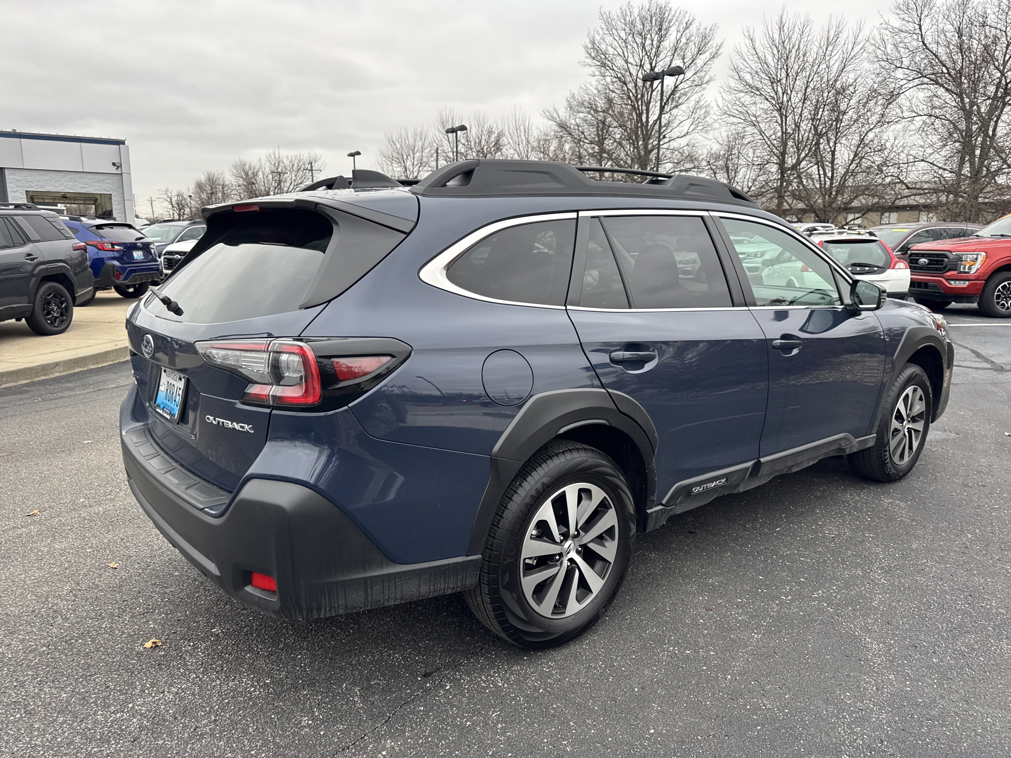 Certified 2025 Subaru Outback Premium w/ Popular Package #1A image 3