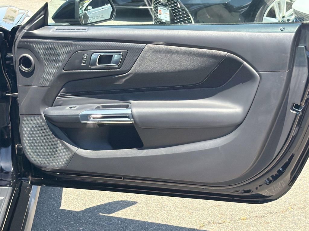 Used 2025 Ford Mustang Convertible RWD image 26