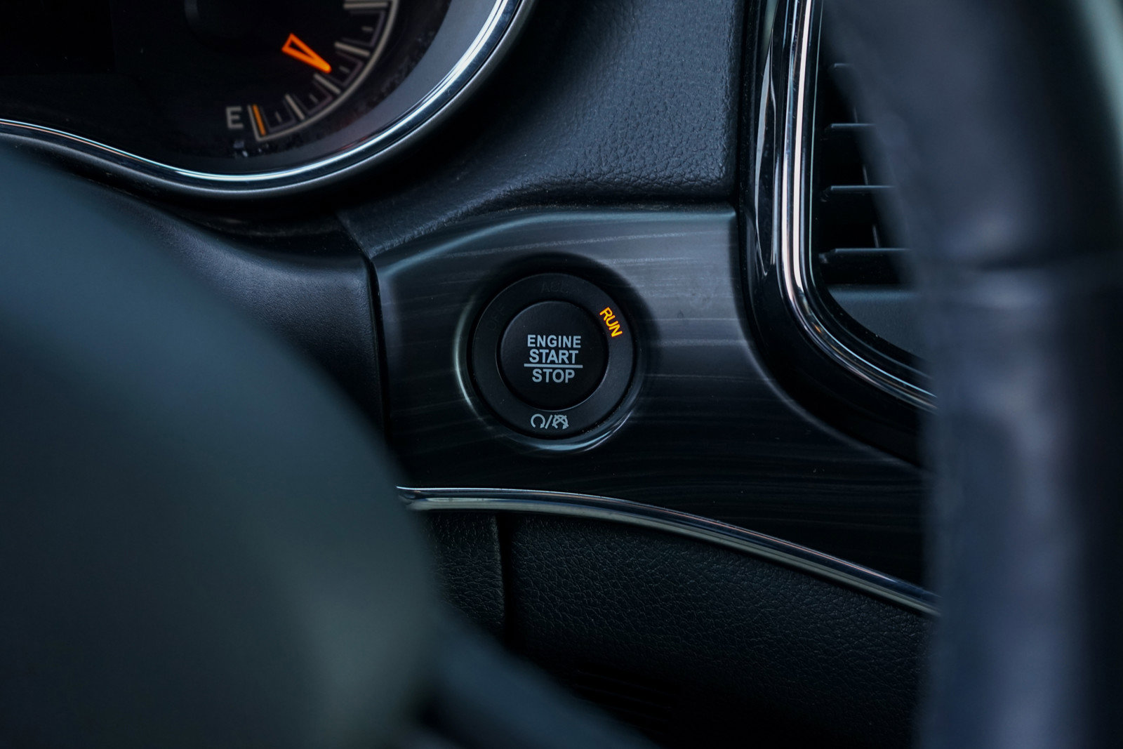 Used 2019 Jeep Grand Cherokee Limited image 22