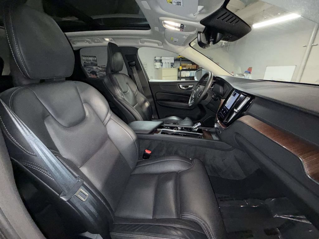 Used 2023 Volvo XC60 T8 Ultimate w/ Climate Package AWD/4WD image 14