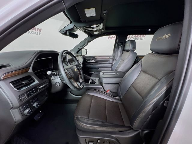 Used 2023 Chevrolet Suburban High Country image 10