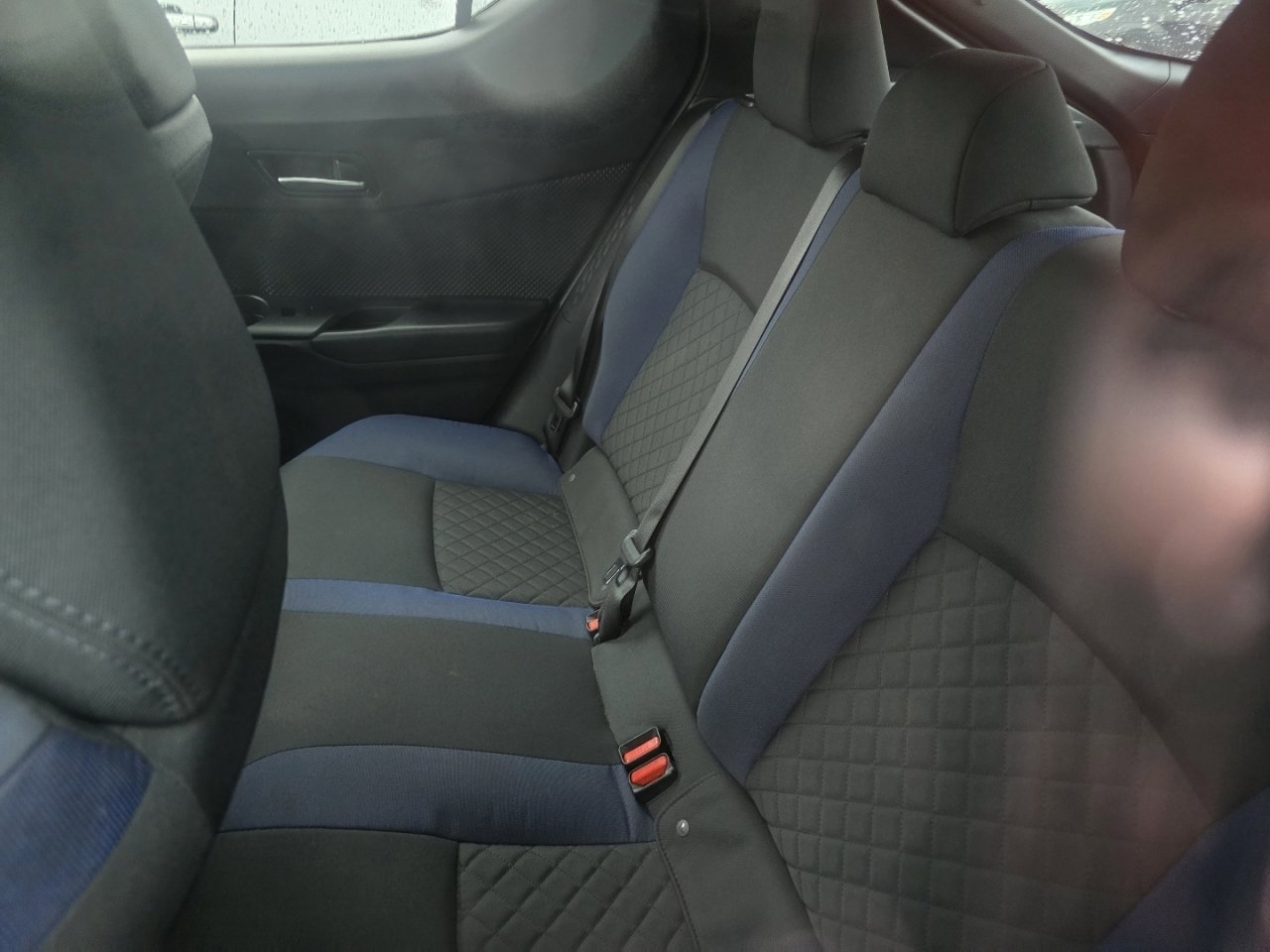 Used 2020 Toyota C-HR XLE FWD image 23
