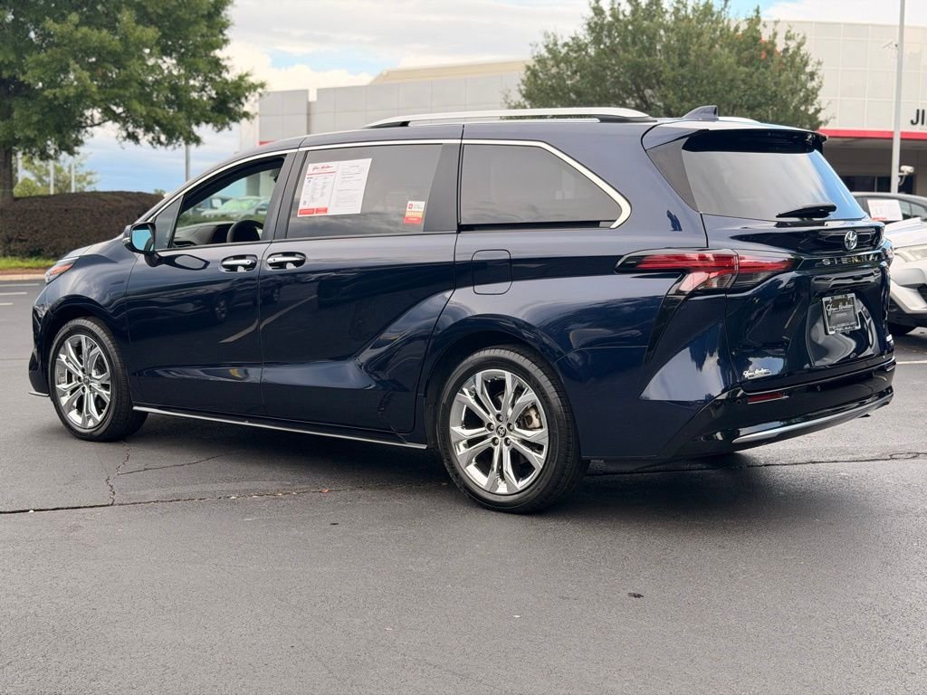 Certified 2024 Toyota Sienna Platinum FWD image 10