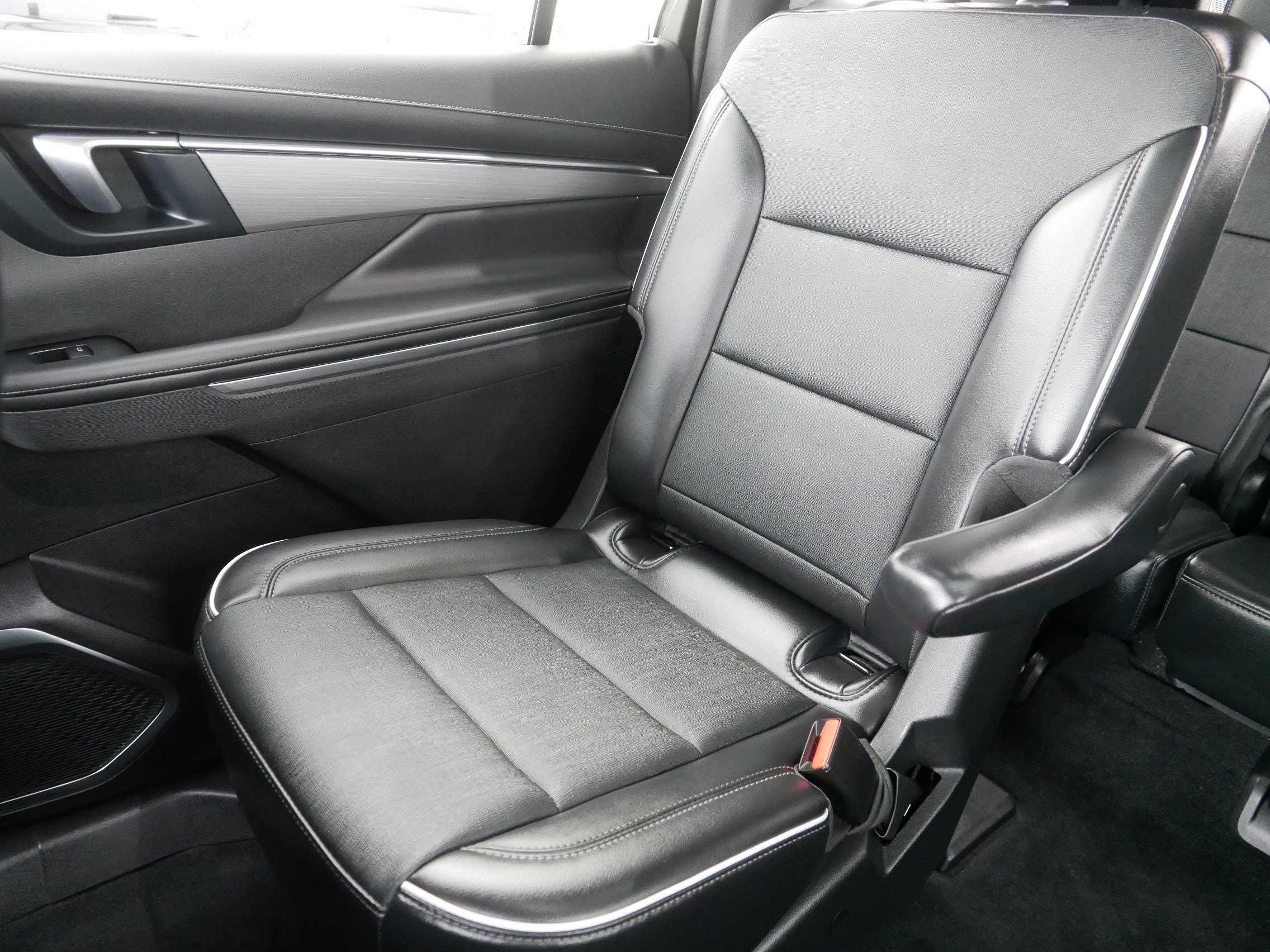 Used 2025 Buick Enclave Preferred image 12