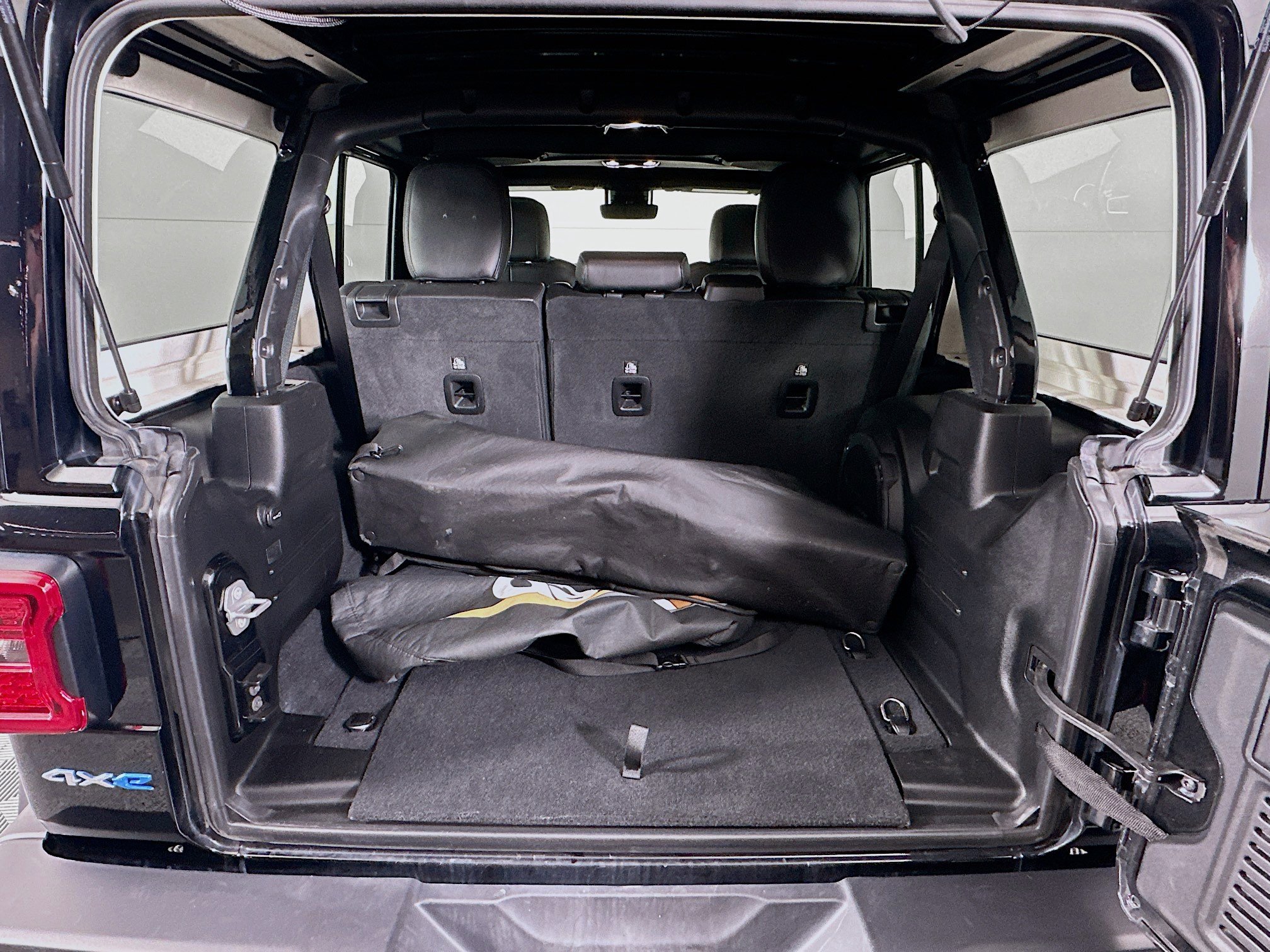 Used 2021 Jeep Wrangler Sahara w/ Cold Weather Group image 30