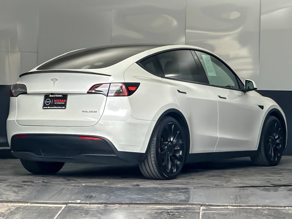 Used 2023 Tesla Model Y Performance AWD/4WD image 3