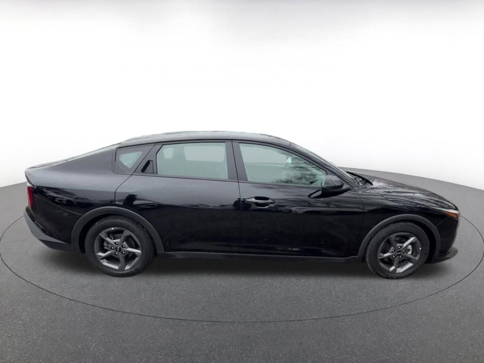 Used 2025 Kia K4 FWD image 16