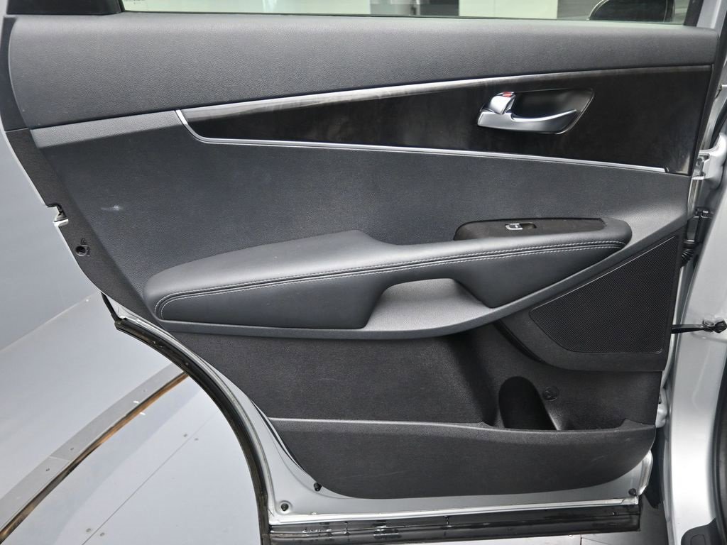 Used 2016 Kia Sorento LX image 22