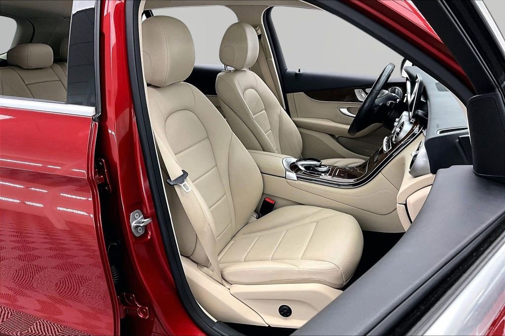 Used 2017 Mercedes-Benz GLC 300 4MATIC image 7