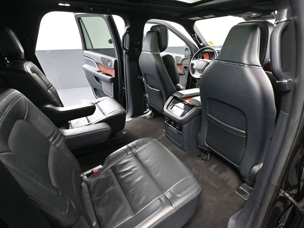 Used 2024 Lincoln Navigator Reserve image 50