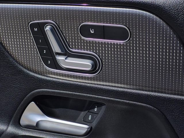 Certified 2021 Mercedes-Benz GLB 250 image 33