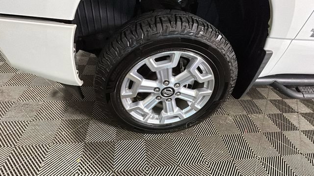 Used 2022 Nissan Titan SV w/ SV Convenience Package AWD/4WD image 9